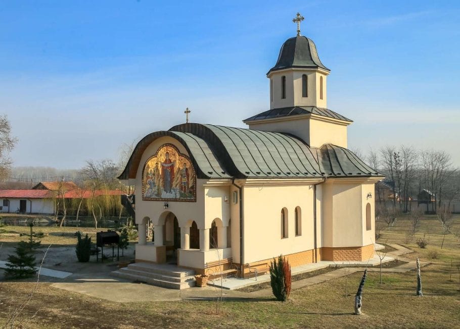 manastir-maineshti-romania