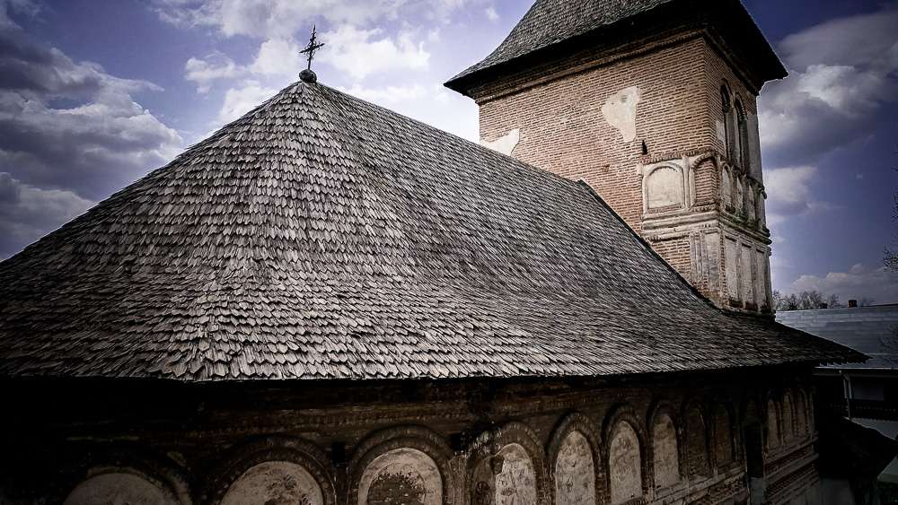 manastir-strehaia-romania3-new