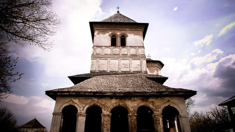 manastir-strehaia-romania8