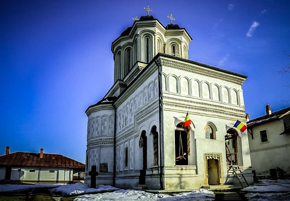 Manastir-Gura-Mortoluiy-Romania