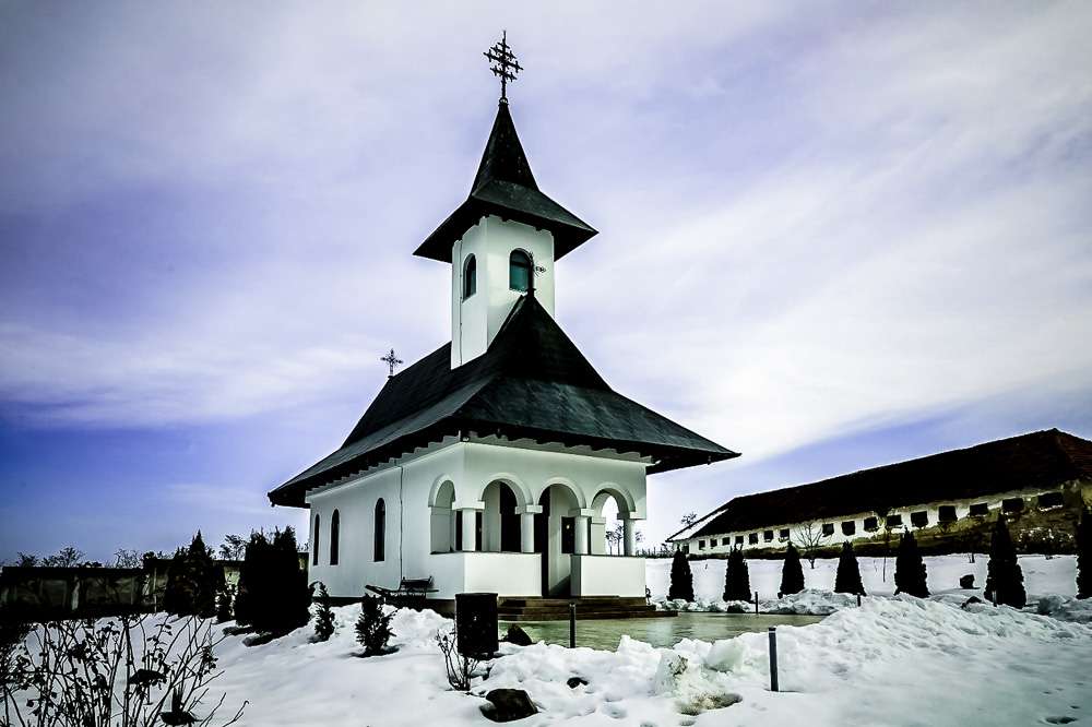manastir-Zhiana-Romania-2